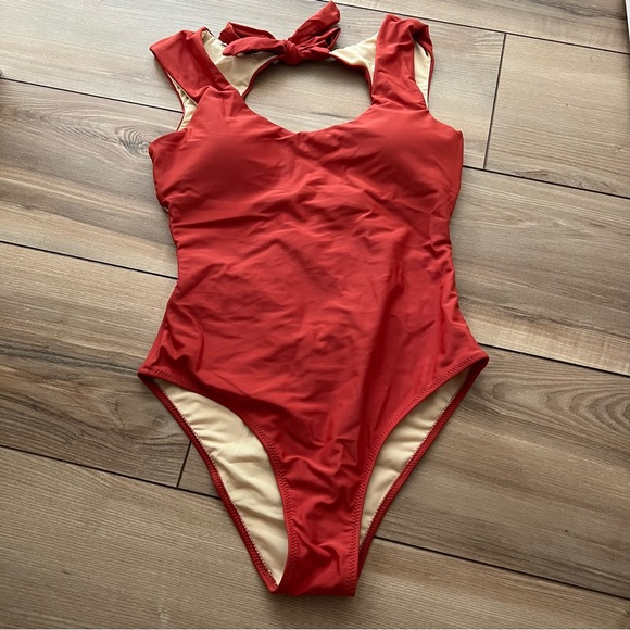 Wide Strap‎ Cutout Tie Back One Piece Swimsuit - Picture 2 of 11